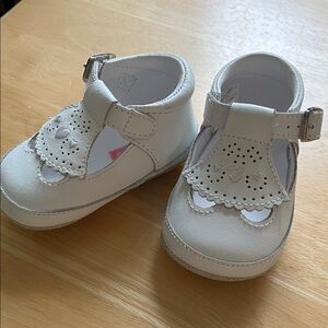 OshKosh B'gosh white leather baby Shoes